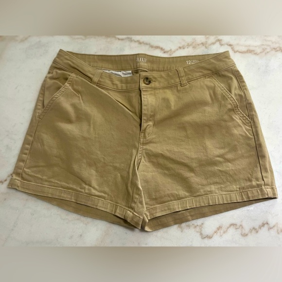 A.n.a Khaki Twill Flat Front Slash Pocket Size 12 Shorts 4” Inseam - Picture 1 of 4